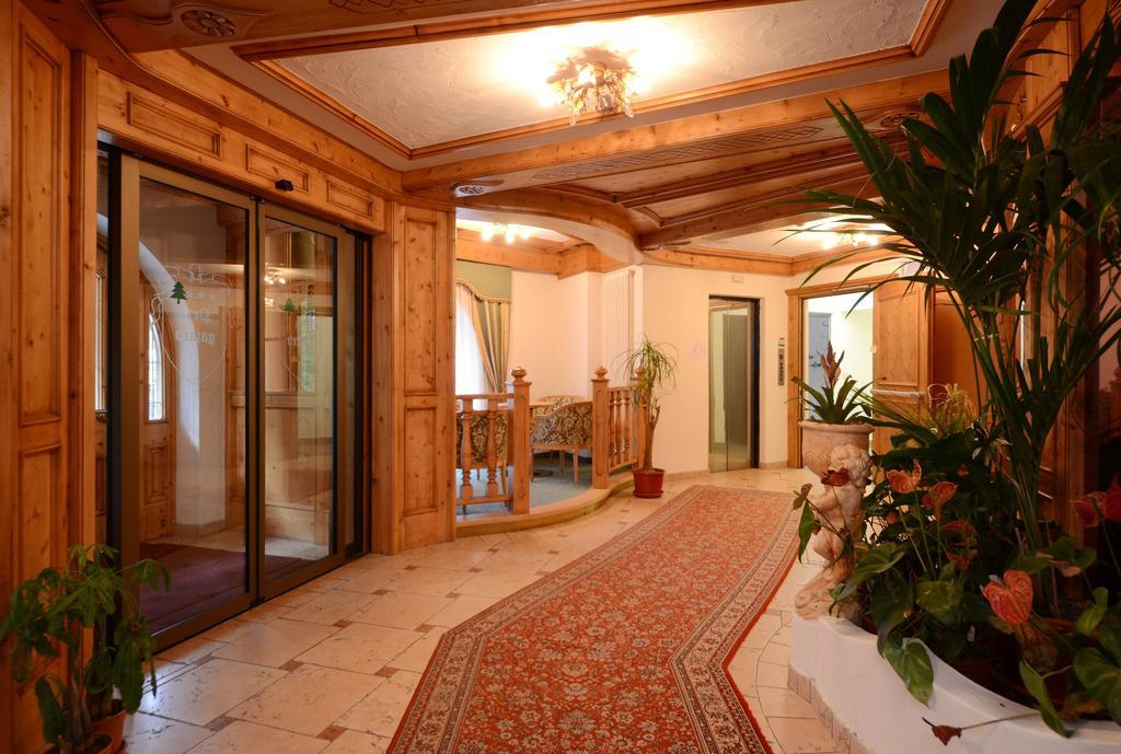 Residence Pez Gajard San Martino Di Castrozza Exterior photo