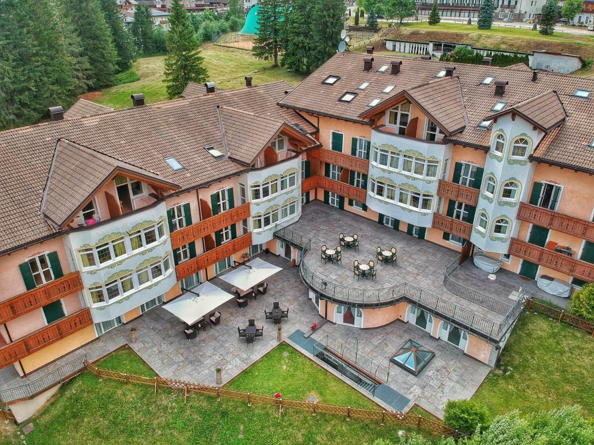 Residence Pez Gajard San Martino Di Castrozza Exterior photo