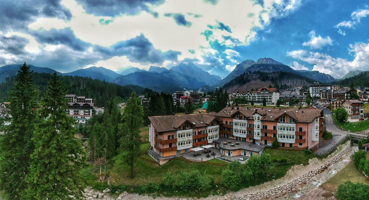 Residence Pez Gajard San Martino Di Castrozza Exterior photo